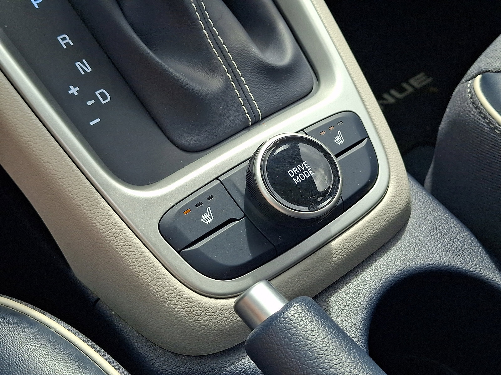 Certified 2022 Hyundai Venue Limited w/ Cargo Package image 26