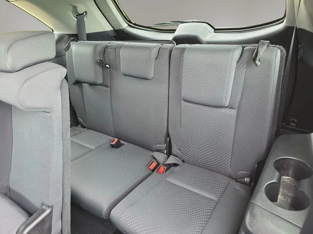 Used 2019 Toyota Highlander LE AWD/4WD image 40