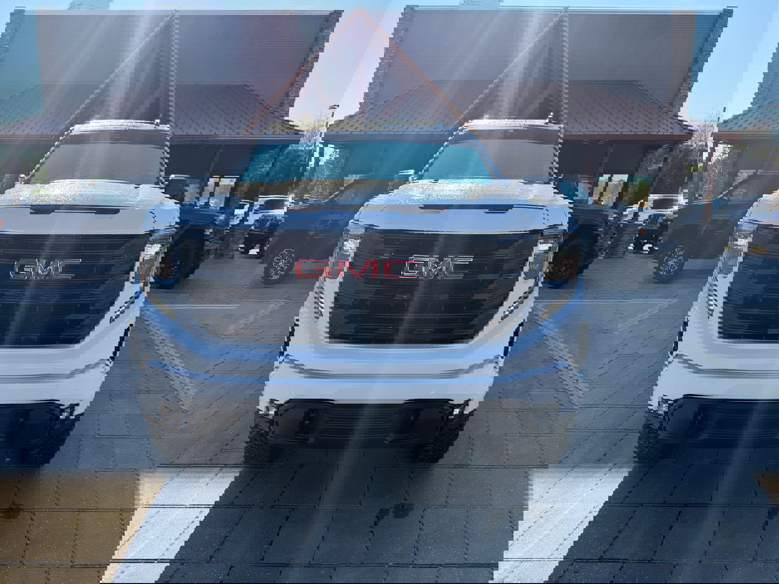 Used 2024 GMC Sierra 1500 Elevation image 2