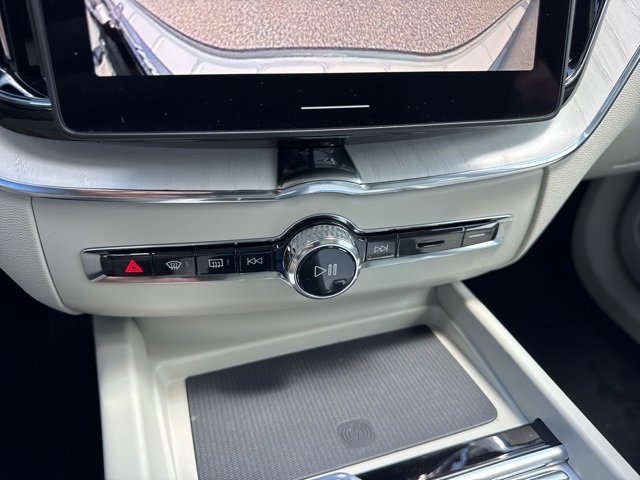 New 2026 Volvo XC60 T8 Ultra w/ Protection Package Premier image 16