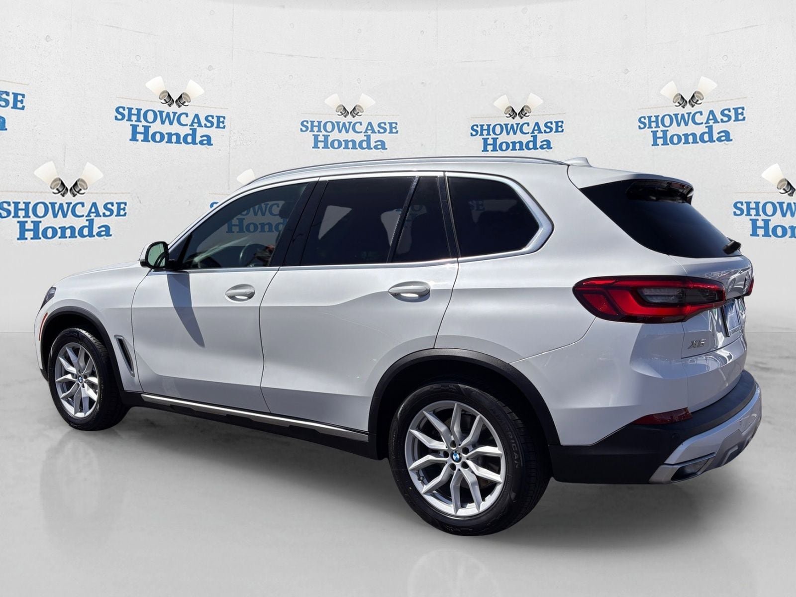 Used 2019 BMW X5 xDrive40i w/ Convenience Package AWD/4WD image 5