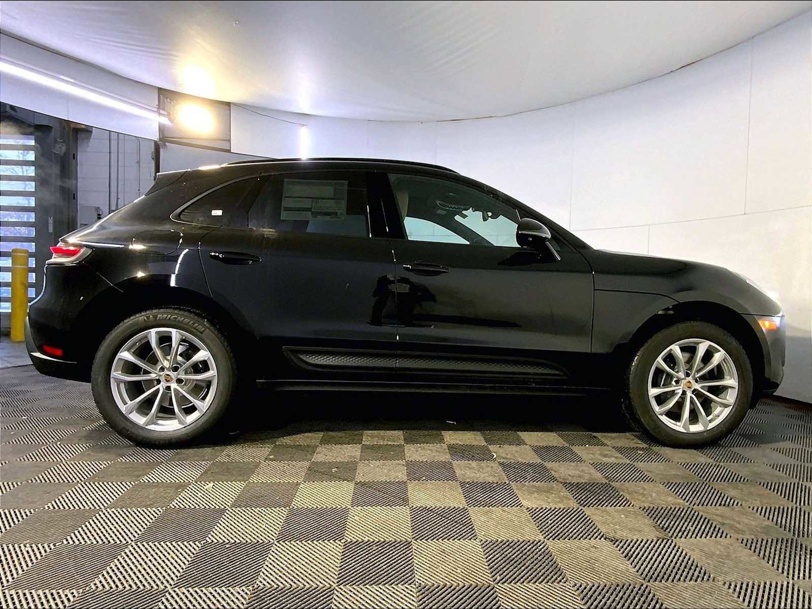 New 2026 Porsche Macan AWD/4WD image 8