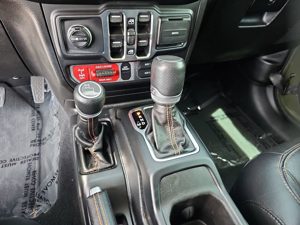 Used 2023 Jeep Gladiator Mojave w/ LED Lighting Group AWD/4WD image 16