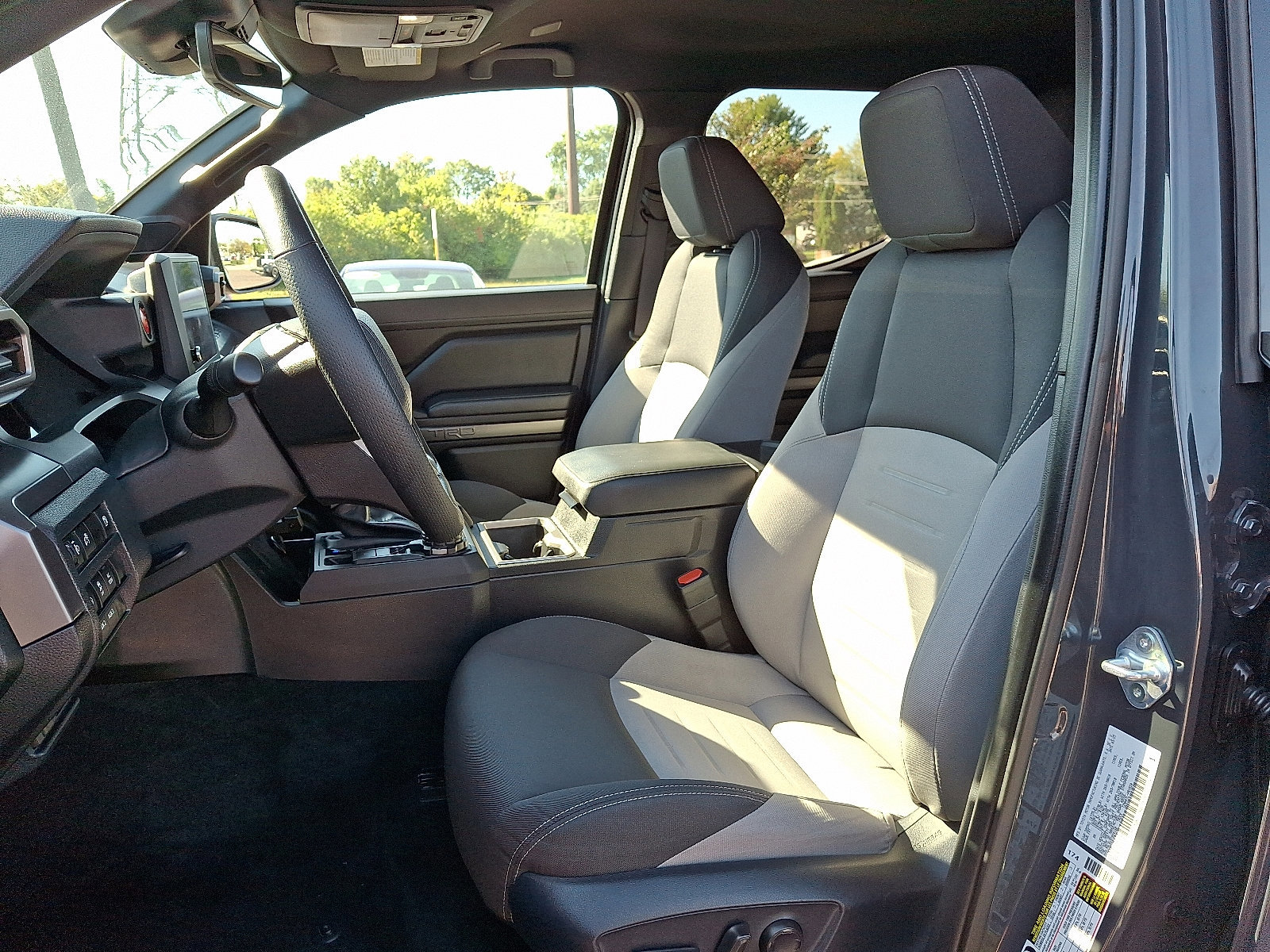 Used 2025 Toyota Tacoma TRD Off-Road image 13