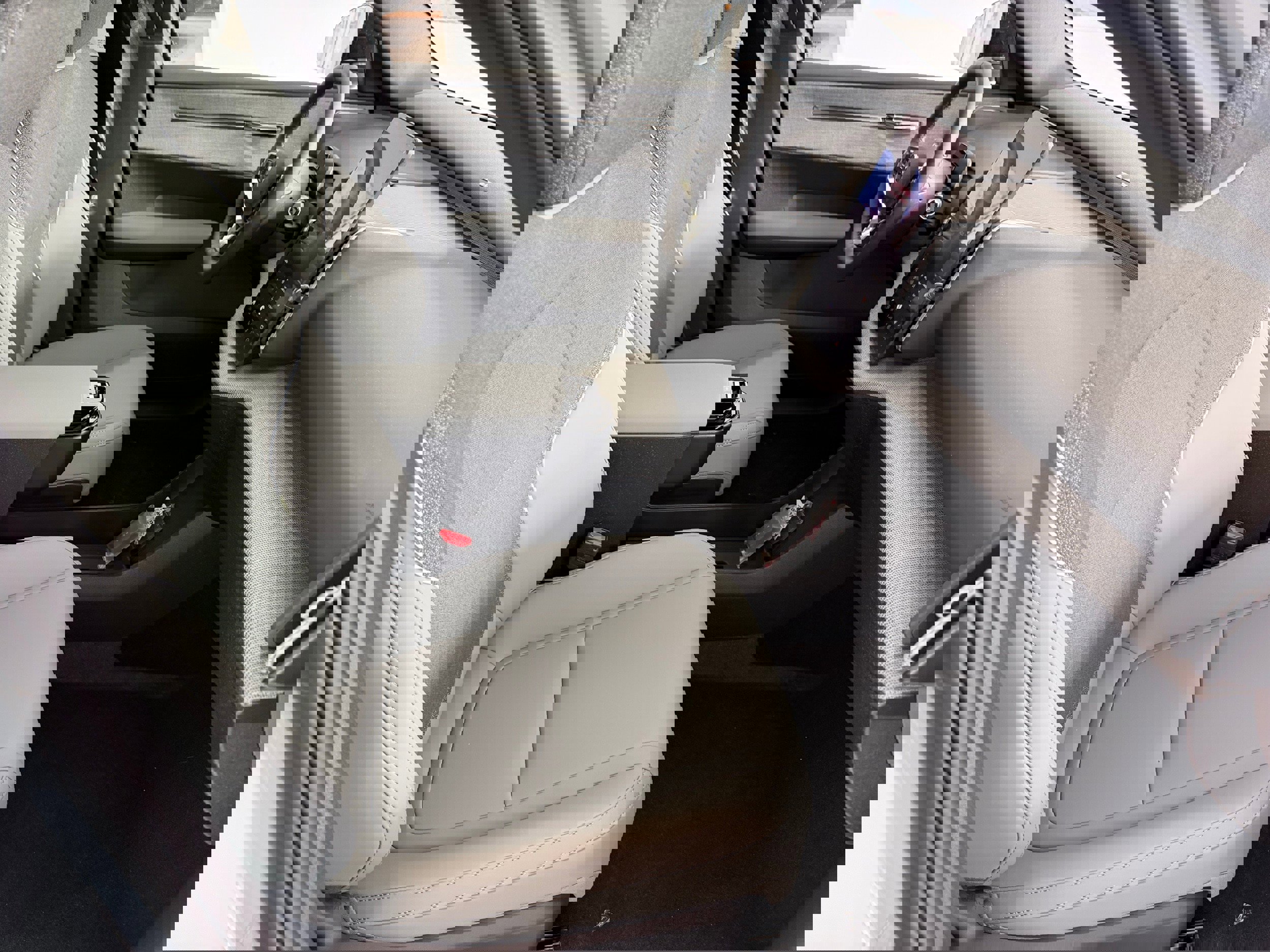 New 2026 Volvo EX30 Cross Country Ultra w/ Protection Package Premier image 23