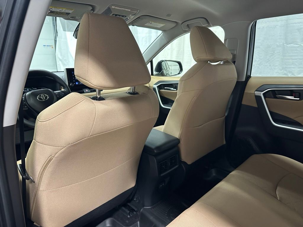 Used 2025 Toyota RAV4 XLE image 48