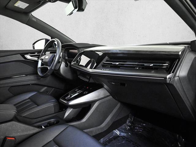 Used 2024 Audi Q4 e-tron Prestige image 23