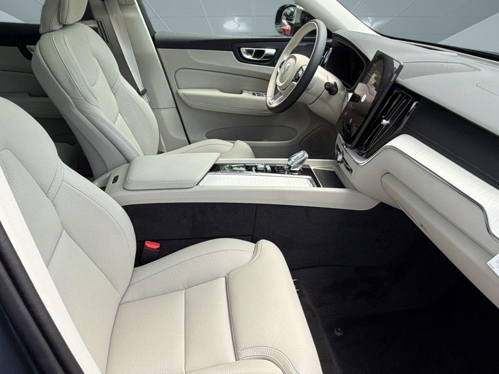 New 2026 Volvo XC60 T8 Ultra w/ Protection Package Premier AWD/4WD image 23