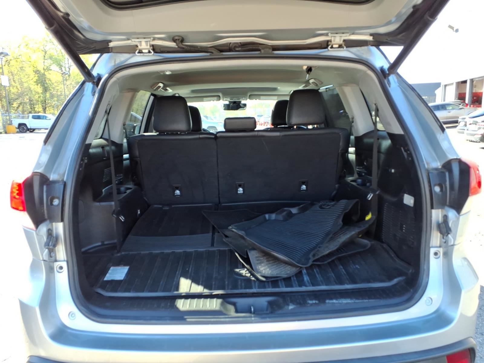 Certified 2019 Toyota Highlander XLE AWD/4WD image 13