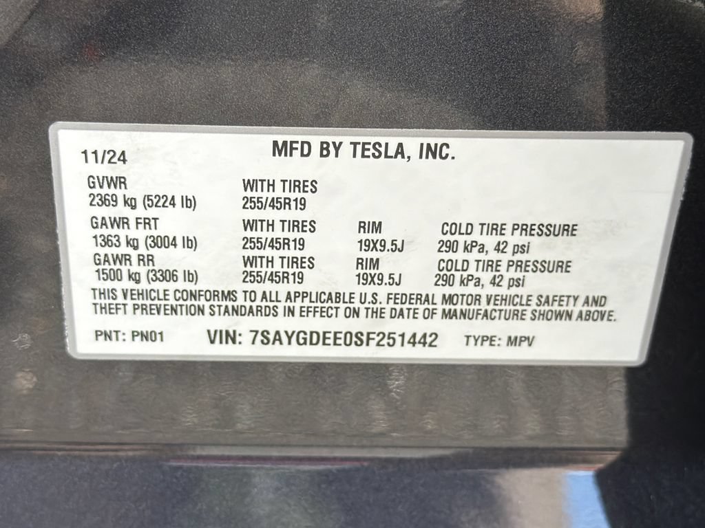 Used 2025 Tesla Model Y Long Range AWD/4WD image 31