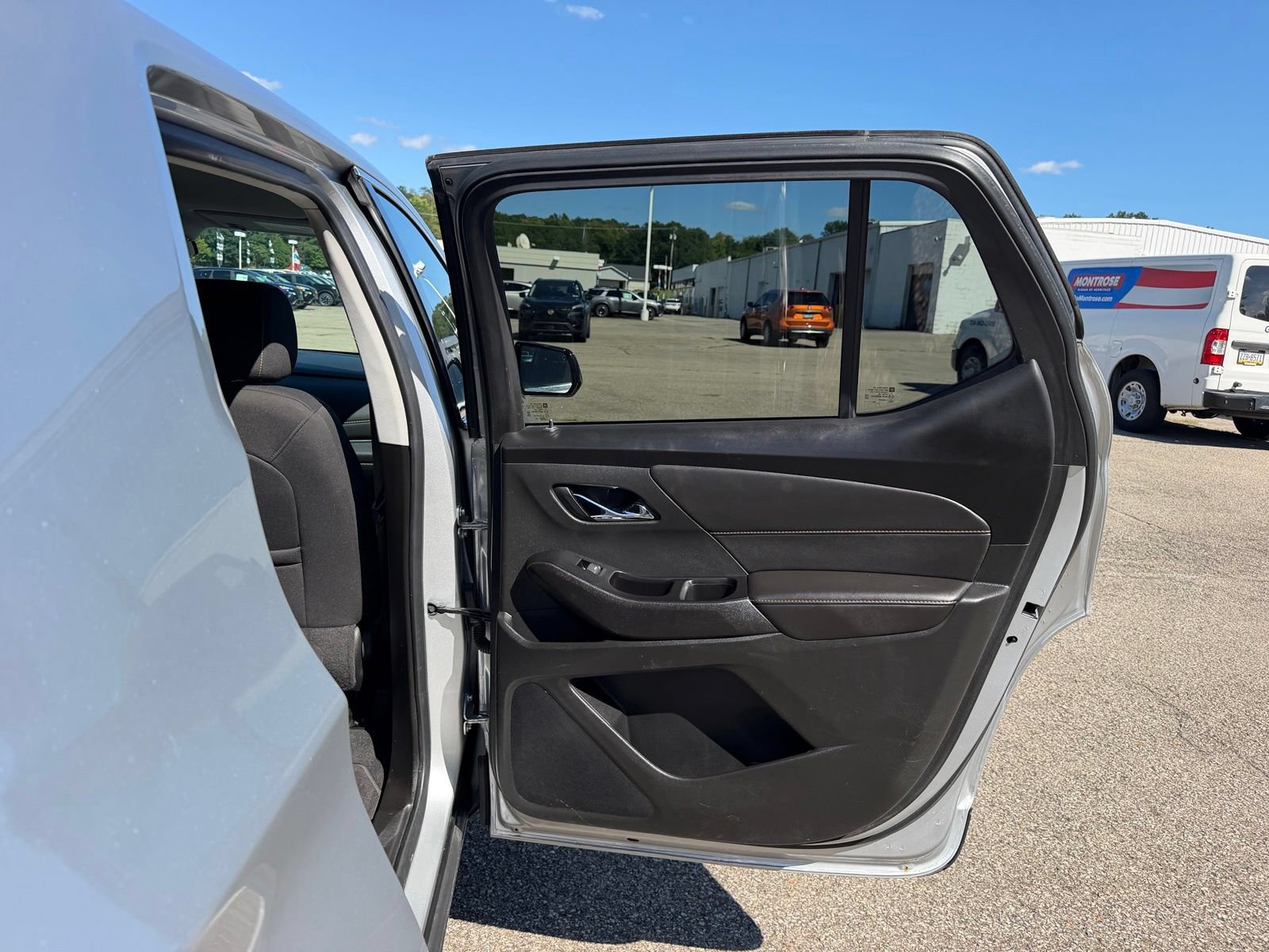 Used 2020 Chevrolet Traverse LS AWD/4WD image 32