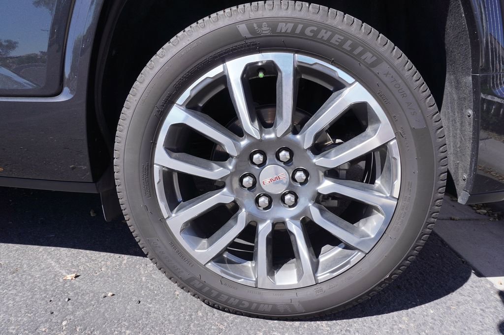 Used 2020 GMC Acadia Denali w/ Technology Package image 5