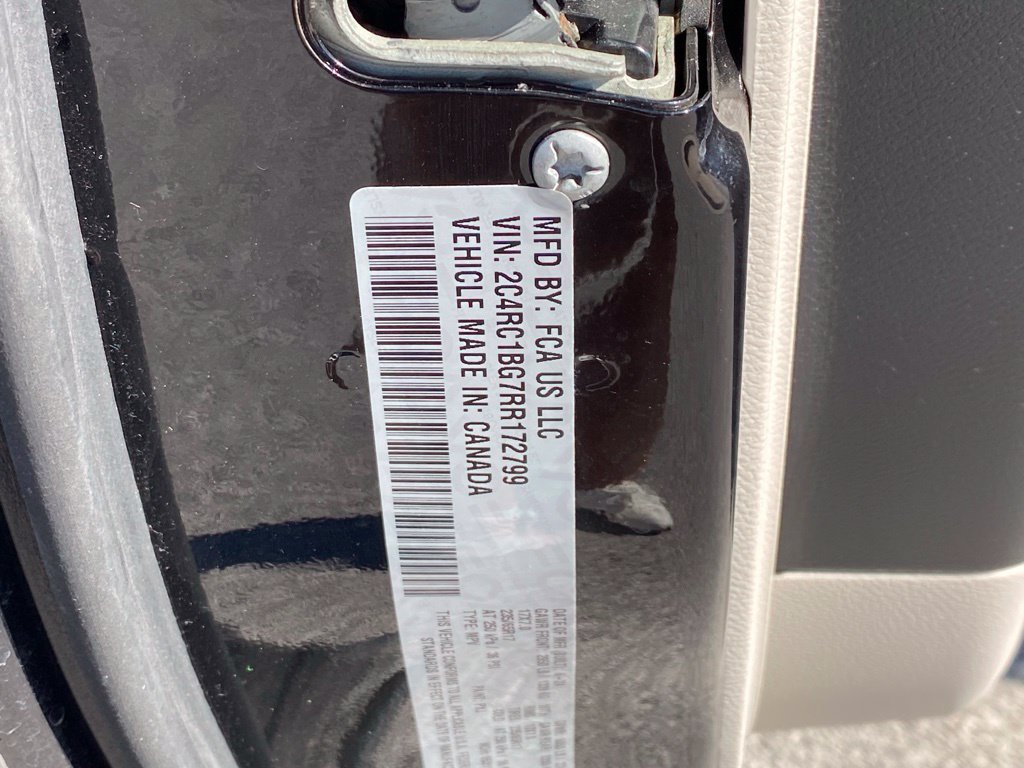 Used 2024 Chrysler Pacifica Touring-L FWD image 32