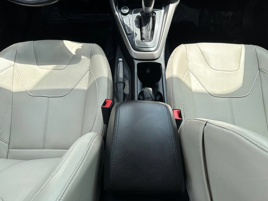 Used 2017 Ford Focus Titanium FWD image 21