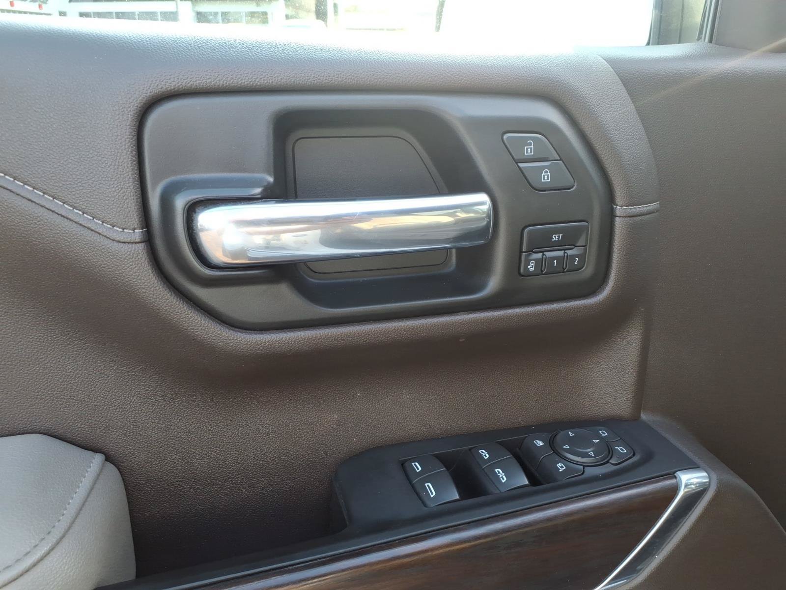 Used 2022 GMC Sierra 1500 SLT w/ SLT Premium Plus Package AWD/4WD image 9