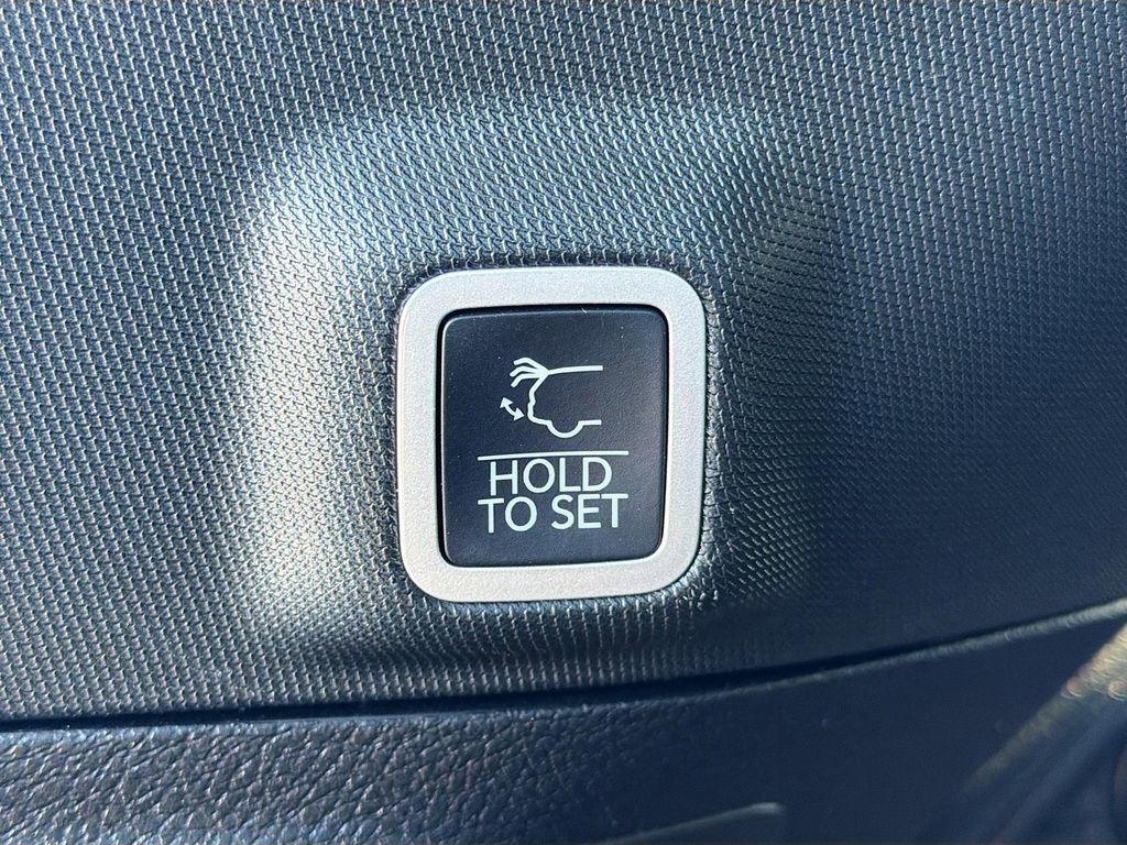 Used 2024 Jeep Grand Cherokee Limited image 15