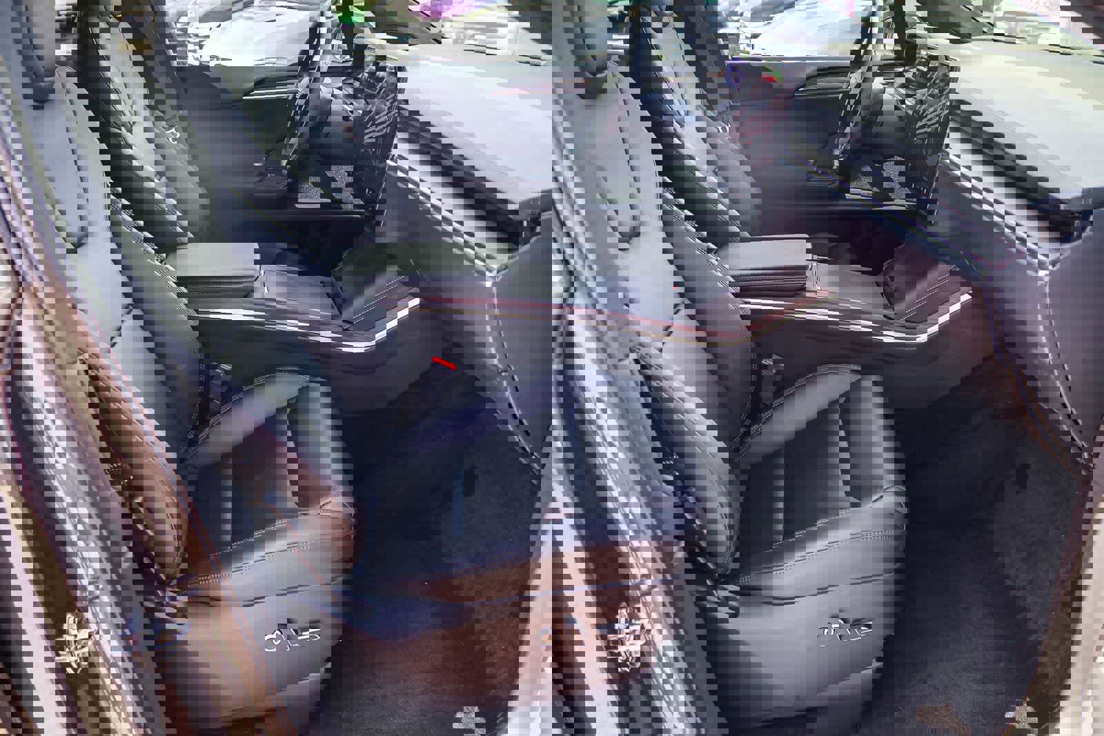 Used 2024 Tesla Model X image 17