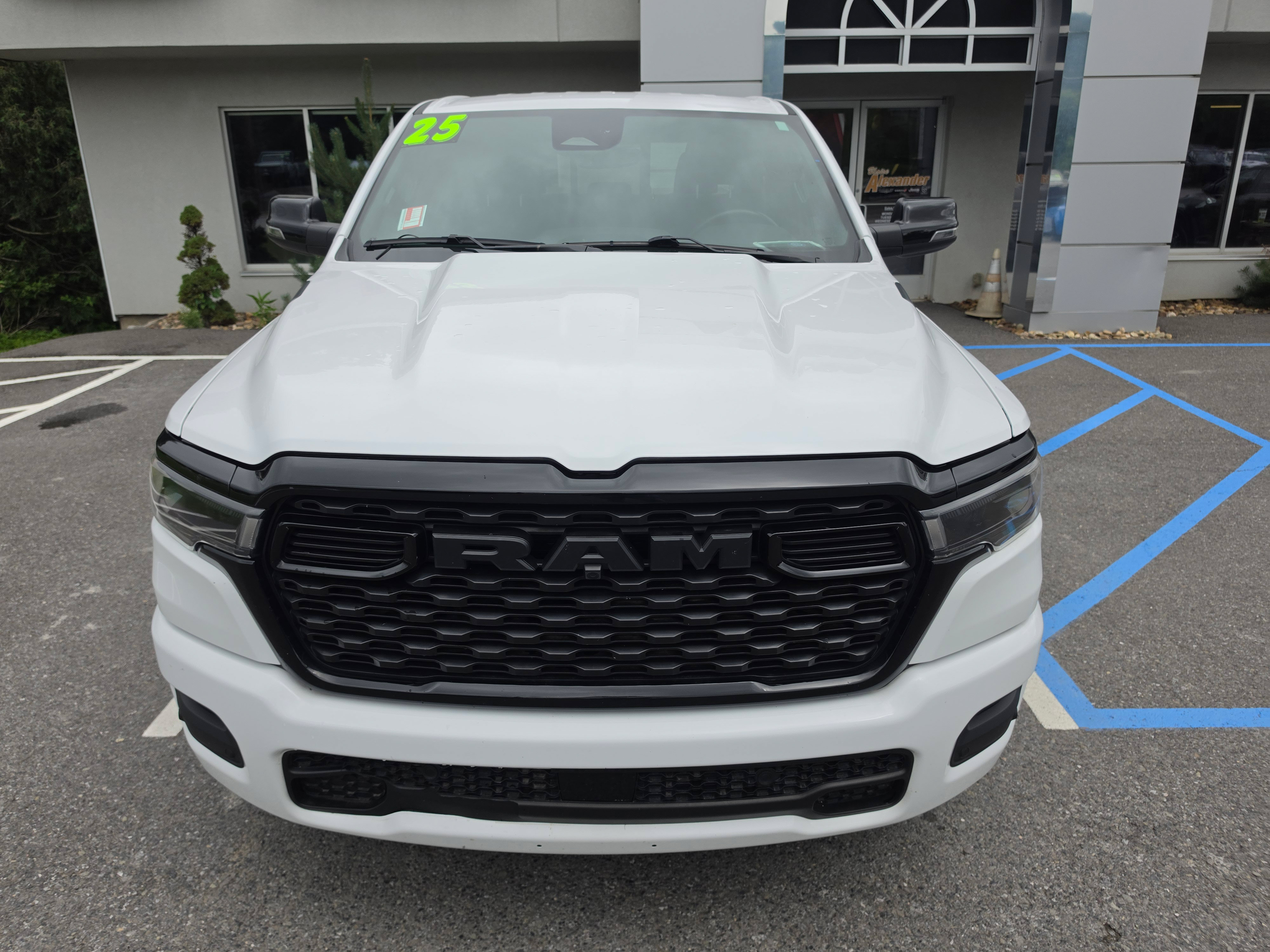 Used 2025 RAM 1500 Big Horn AWD/4WD image 9