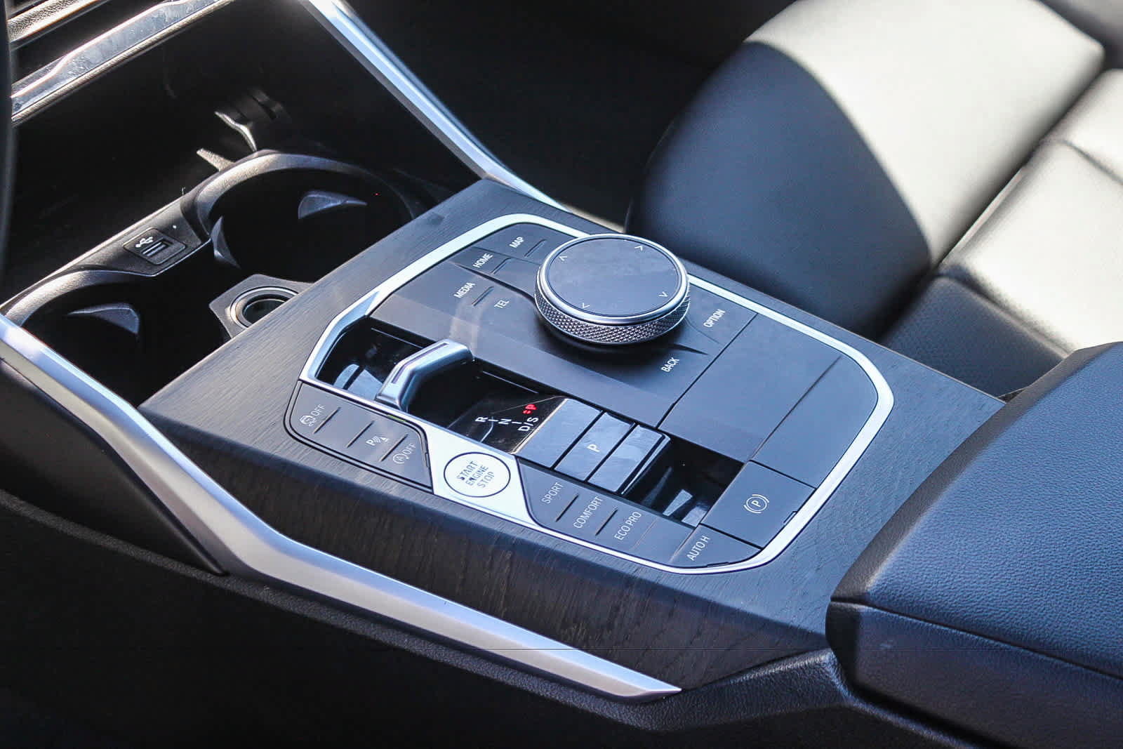 Used 2023 BMW 330i Sedan w/ Convenience Package RWD image 18