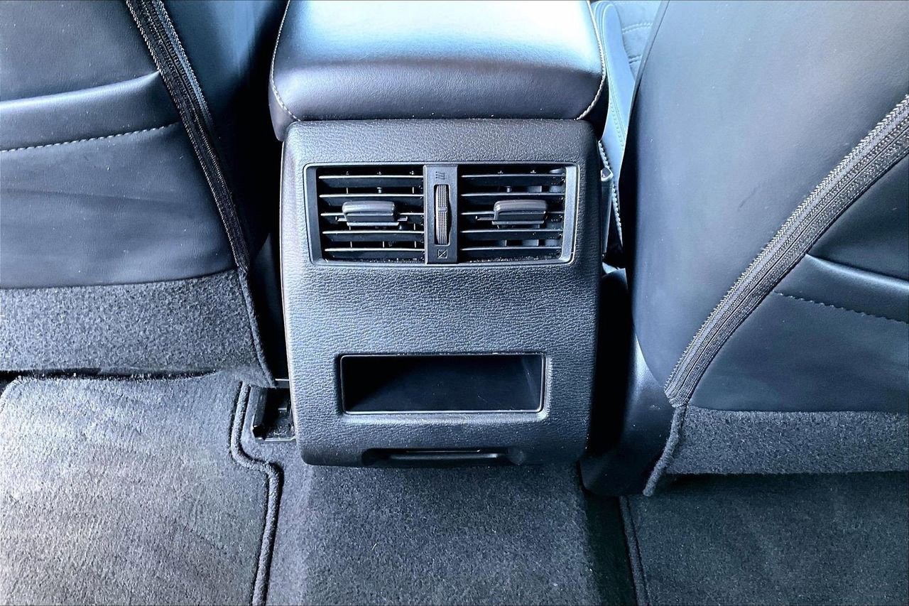 Used 2024 Mitsubishi Outlander SE FWD image 16