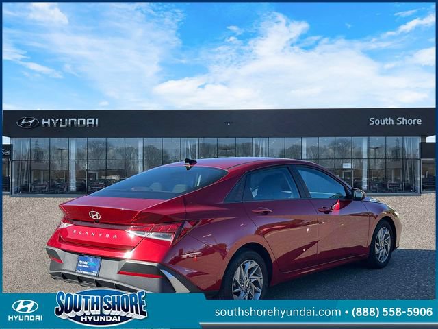 Certified 2024 Hyundai Elantra SEL FWD image 6