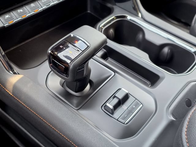 Used 2025 GMC Sierra 1500 AT4 w/ AT4 Premium Package AWD/4WD image 18