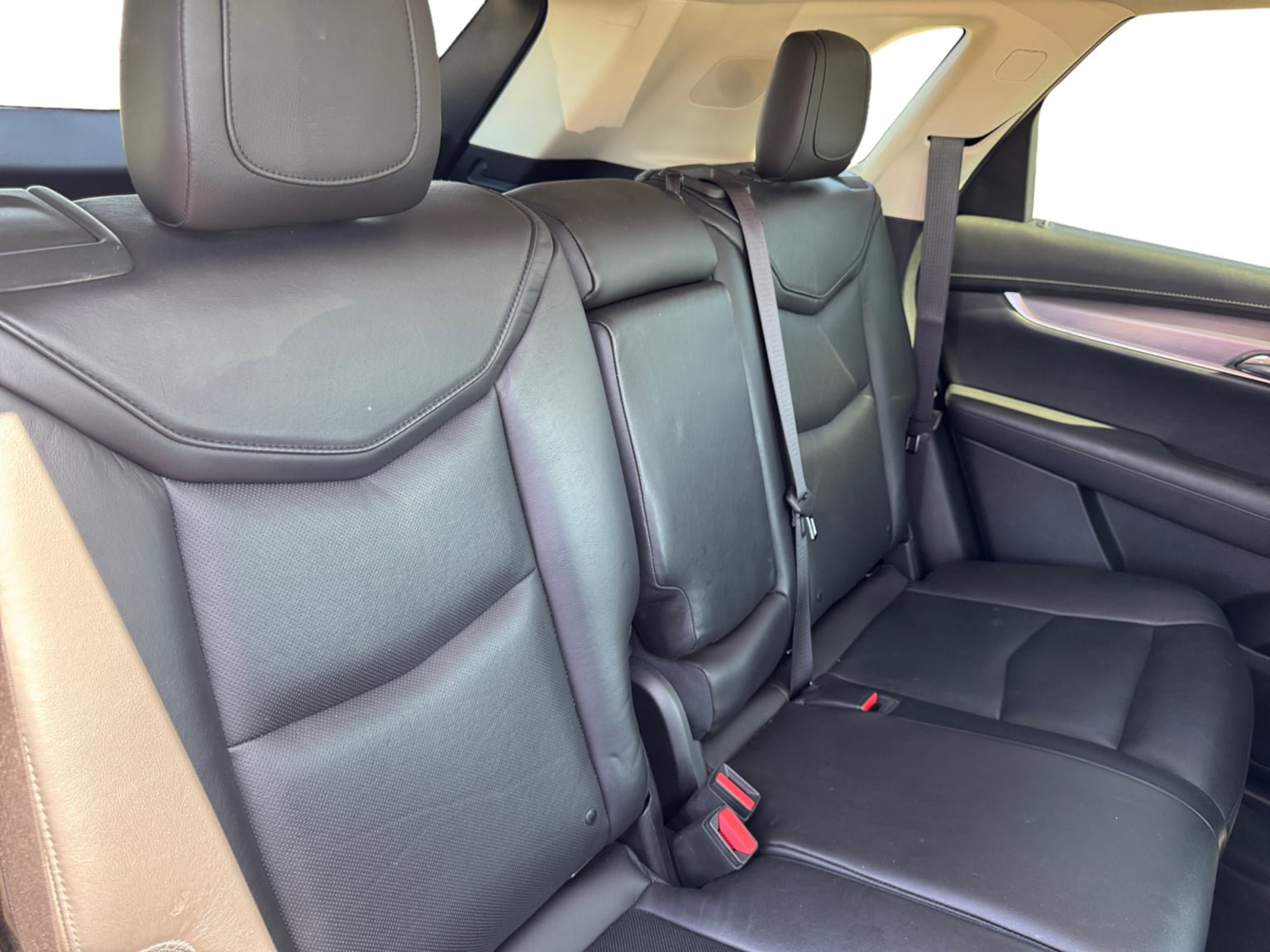 Used 2017 Cadillac XT5 Premium Luxury w/ Driver Assist Package FWD image 18