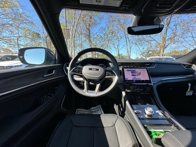 New 2025 Jeep Grand Cherokee L Overland AWD/4WD image 15