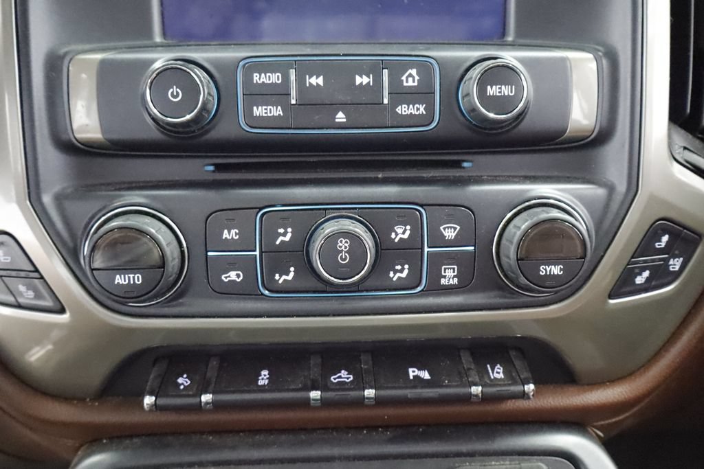Used 2015 Chevrolet Silverado 1500 High Country w/ High Country Premium Package AWD/4WD image 28