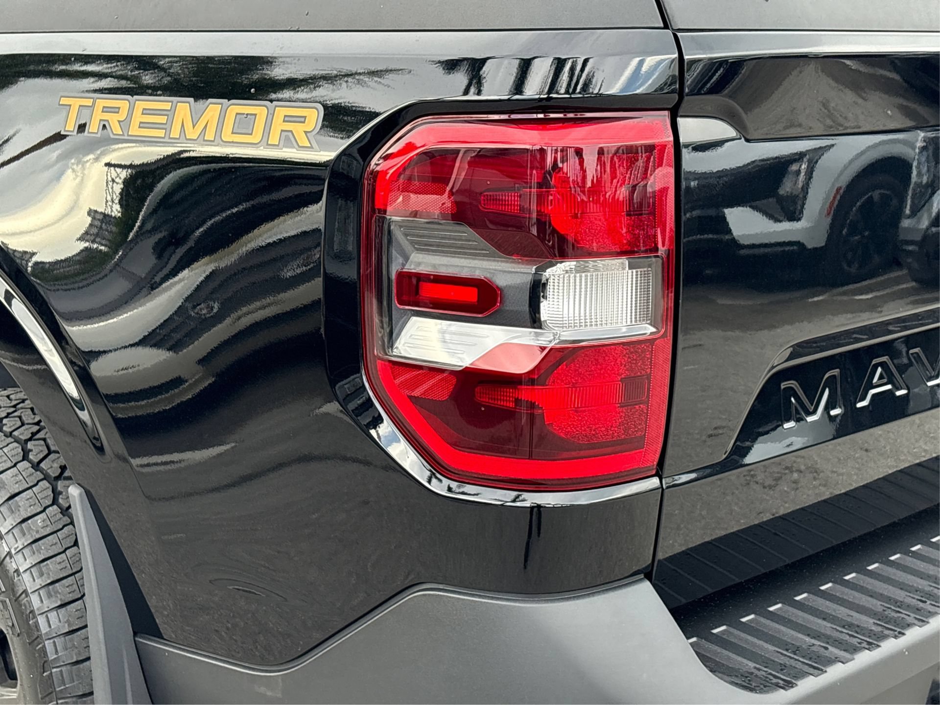 Used 2024 Ford Maverick Tremor w/ Tremor Off-Road Package AWD/4WD image 15