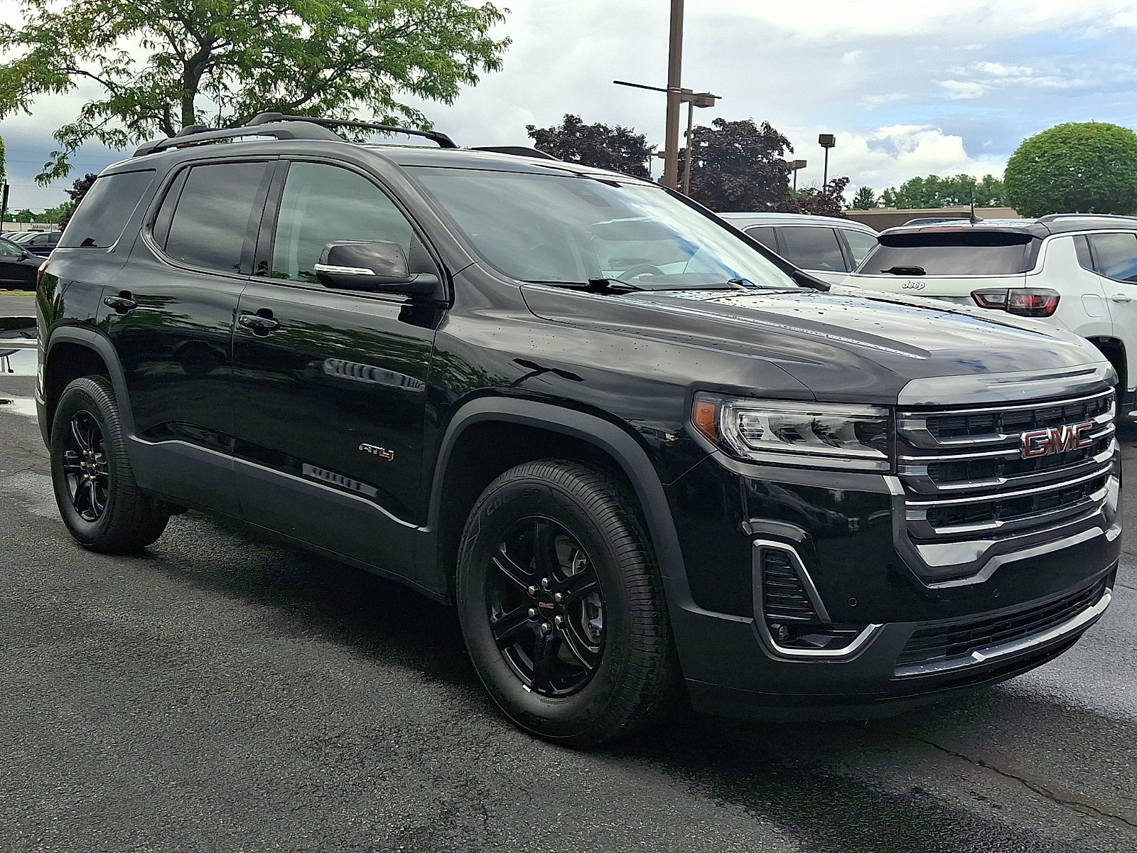 Used 2021 GMC Acadia AT4 w/ Trailering Package AWD/4WD image 3