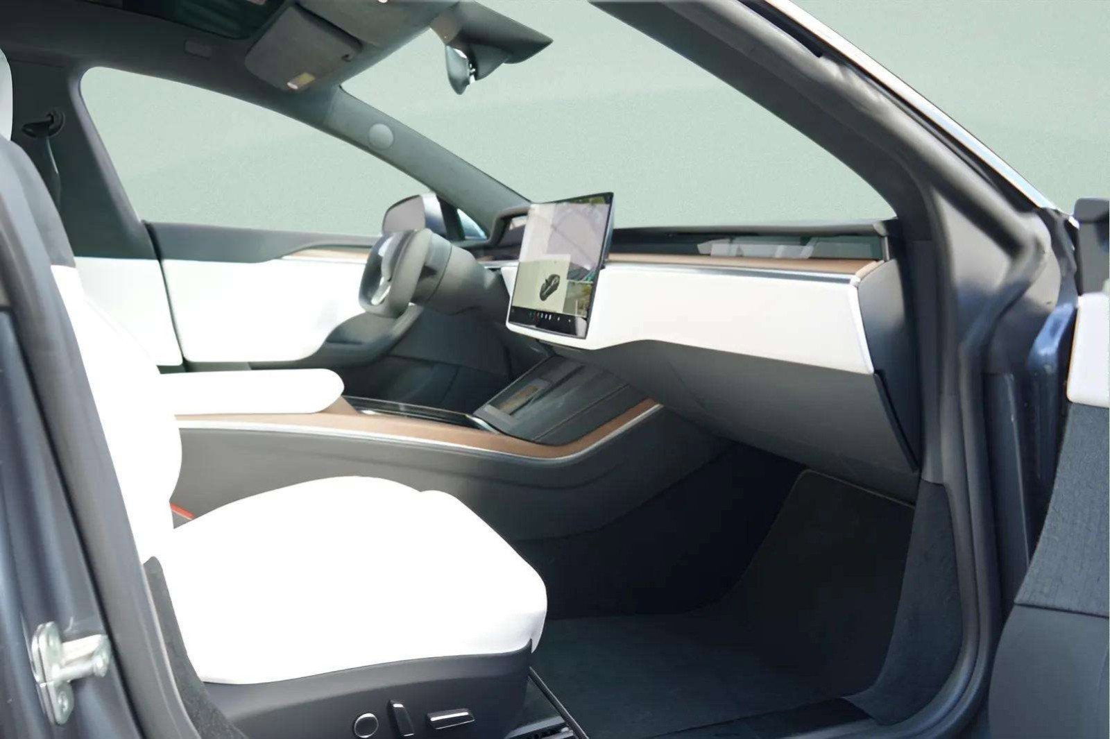 Used 2021 Tesla Model S Plaid image 59