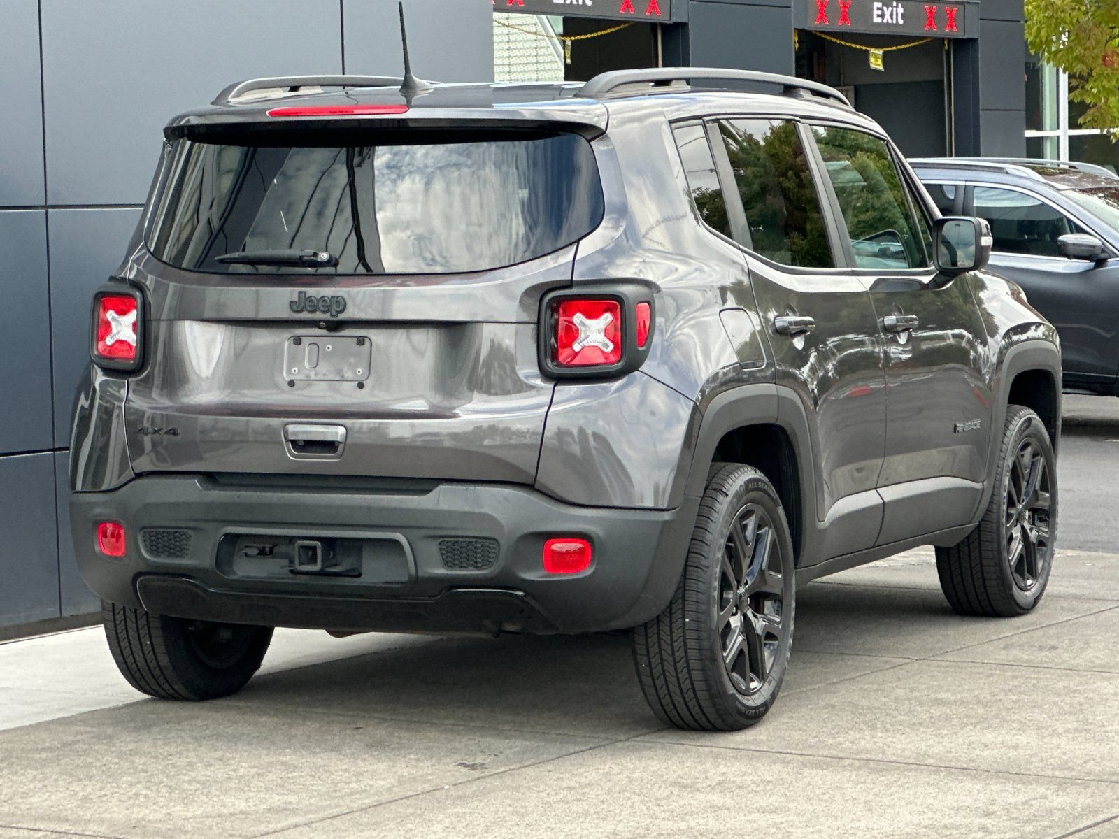 Used 2019 Jeep Renegade Altitude w/ Quick Order Package 2XM AWD/4WD image 3