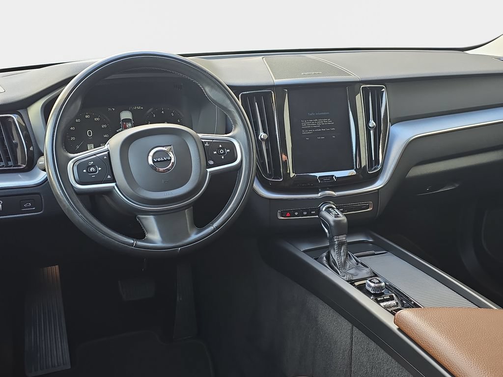 Used 2020 Volvo XC60 T5 Momentum w/ Protection Package Premier AWD/4WD image 16