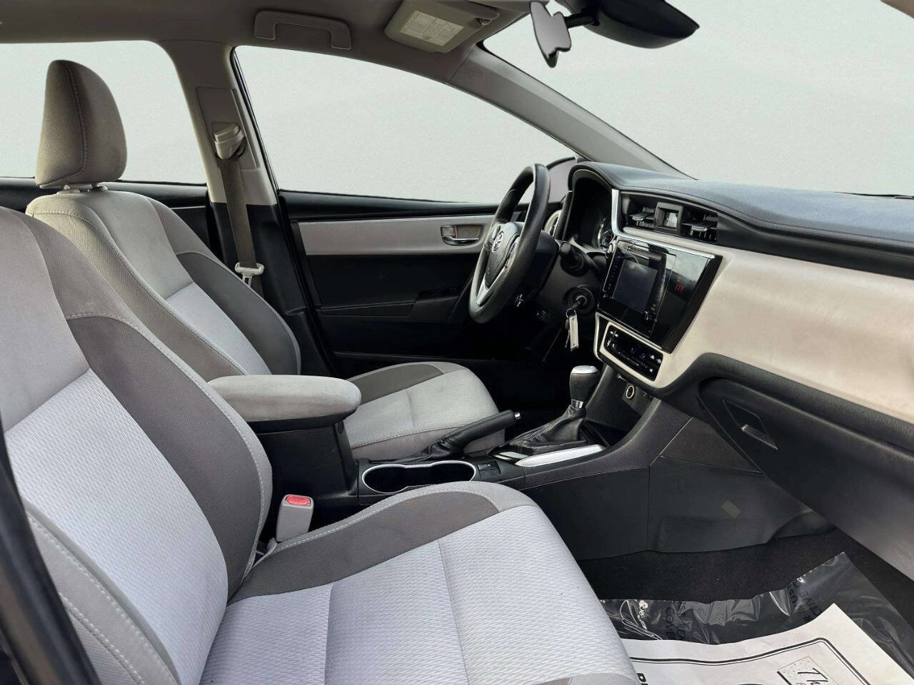 Used 2019 Toyota Corolla LE image 21