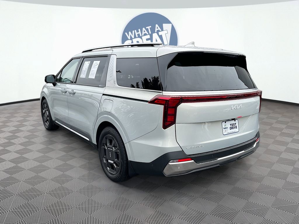 Certified 2025 Kia Carnival SX FWD image 8