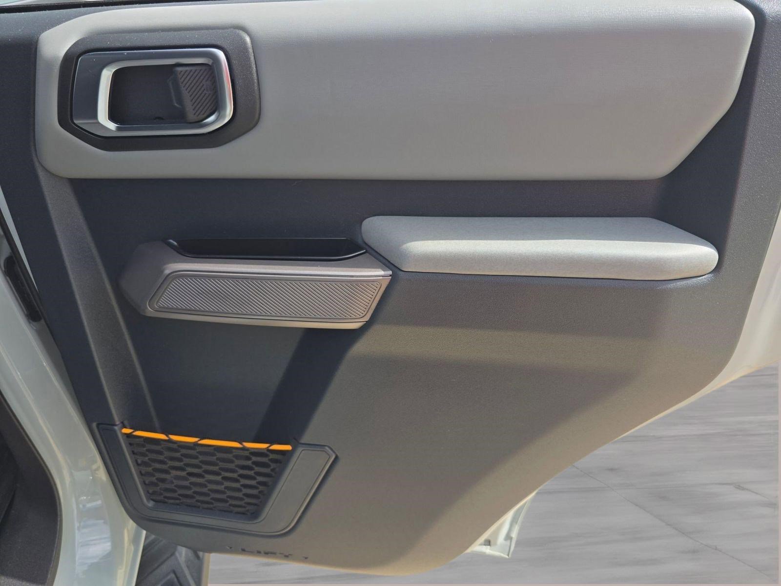 Used 2023 Ford Bronco Badlands image 14