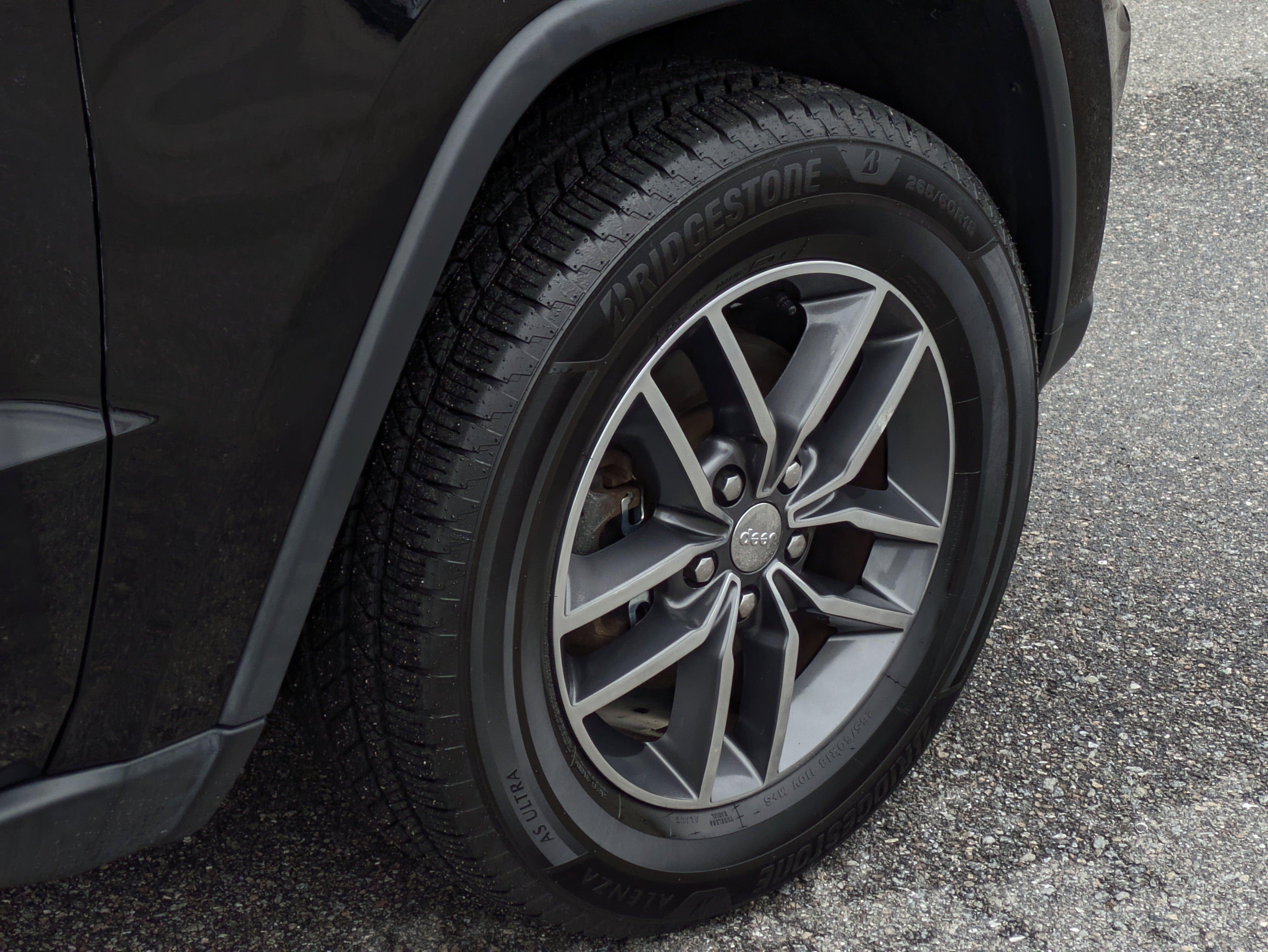 Used 2017 Jeep Grand Cherokee Limited image 12