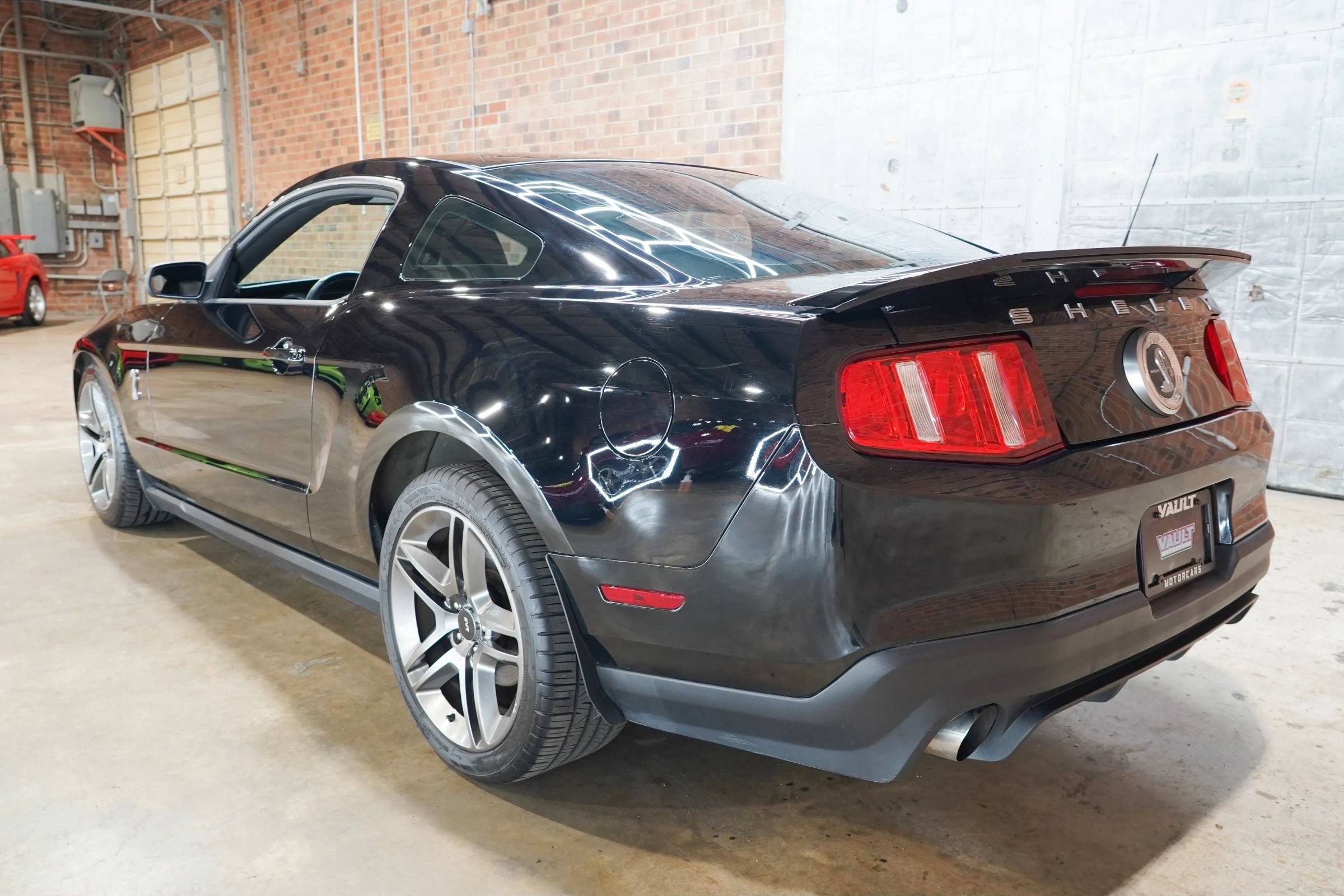 Used 2010 Ford Mustang Shelby GT500 RWD image 17
