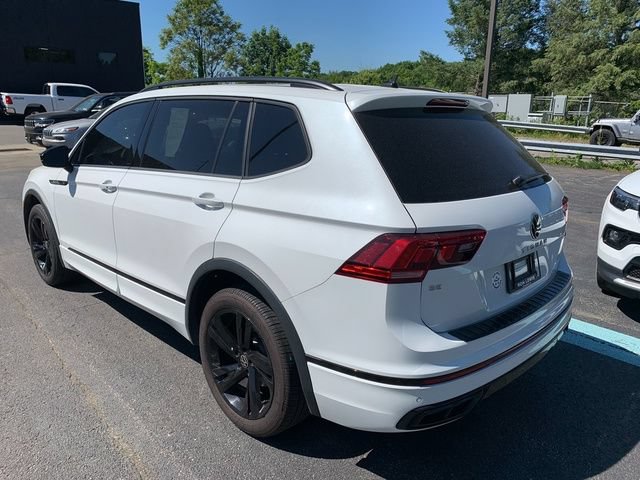 Used 2023 Volkswagen Tiguan SE R-Line AWD/4WD image 2