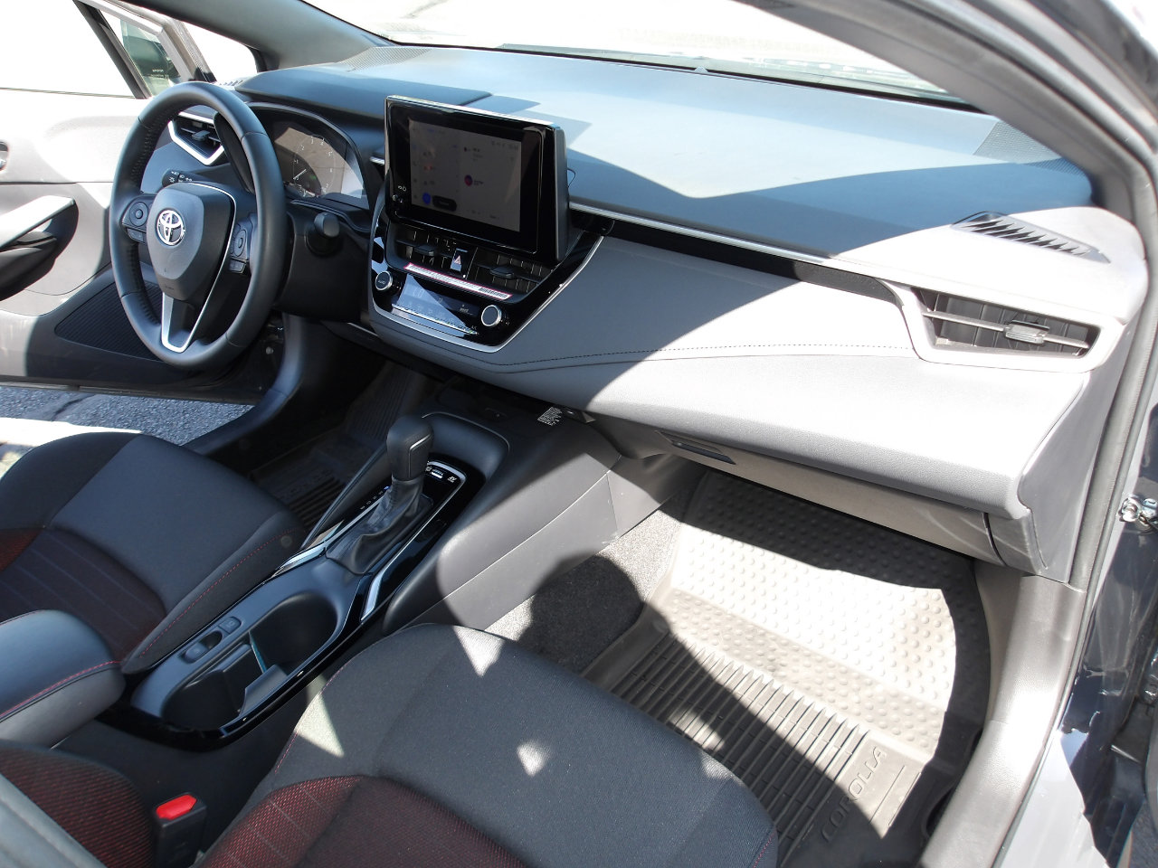 Used 2024 Toyota Corolla SE w/ SE Package AWD/4WD image 12