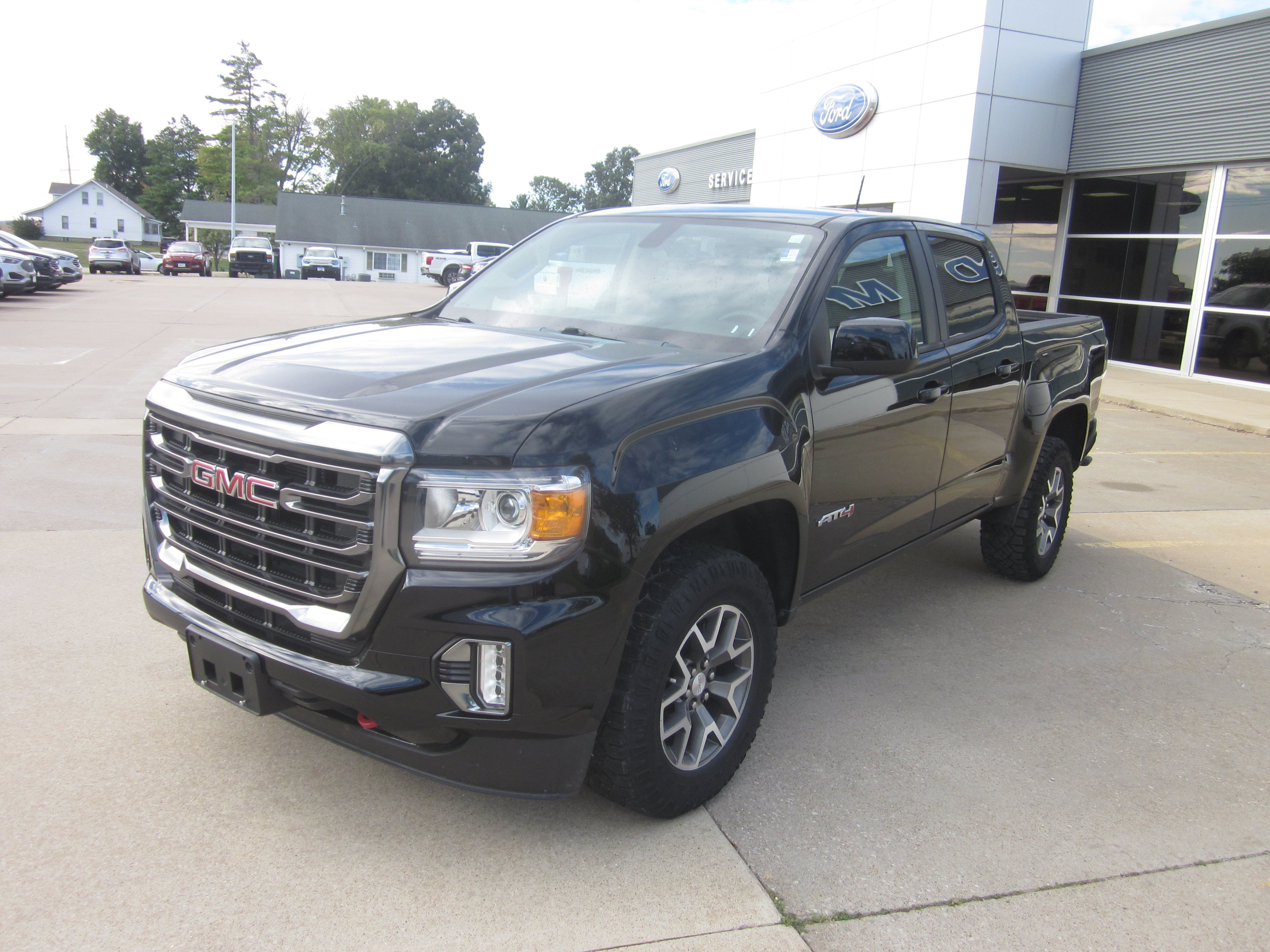 Used 2021 GMC Canyon AT4 w/ Trailering Package AWD/4WD image 3