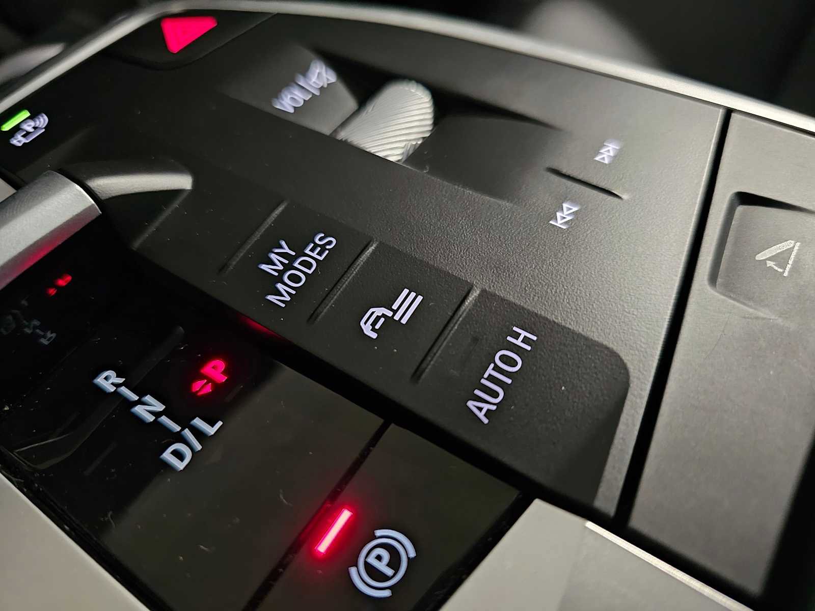 Used 2025 BMW X1 xDrive28i w/ Technology Package AWD/4WD image 18