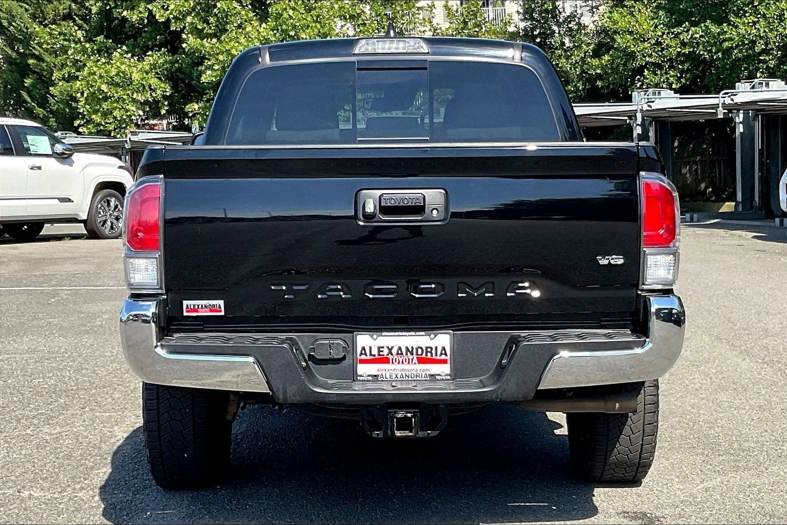 Used 2022 Toyota Tacoma TRD Off-Road AWD/4WD image 4