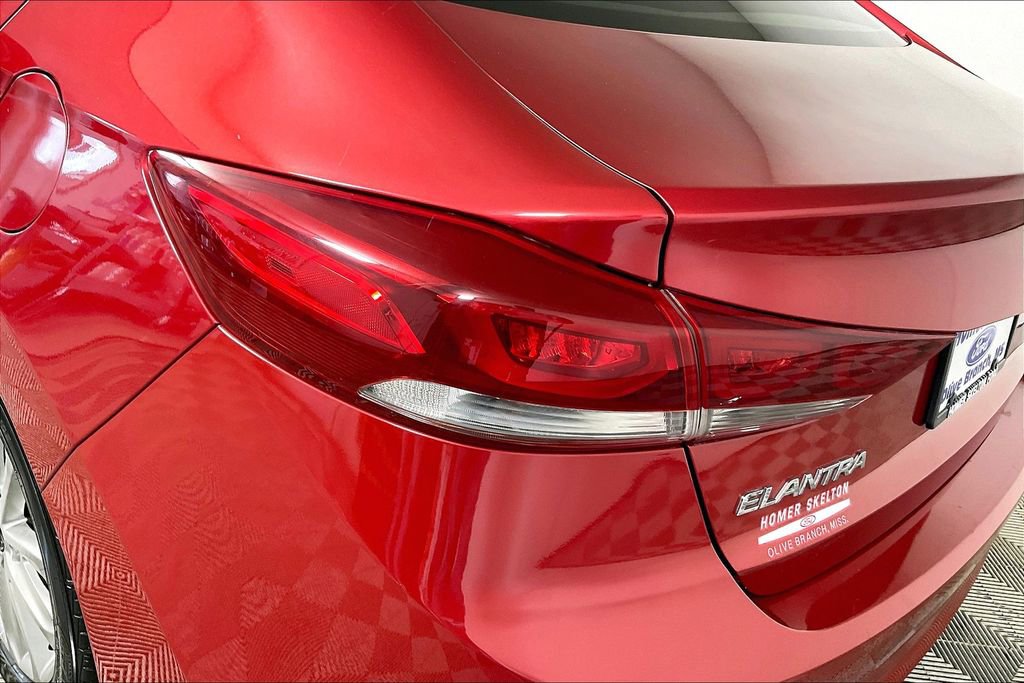 Used 2017 Hyundai Elantra Limited image 27