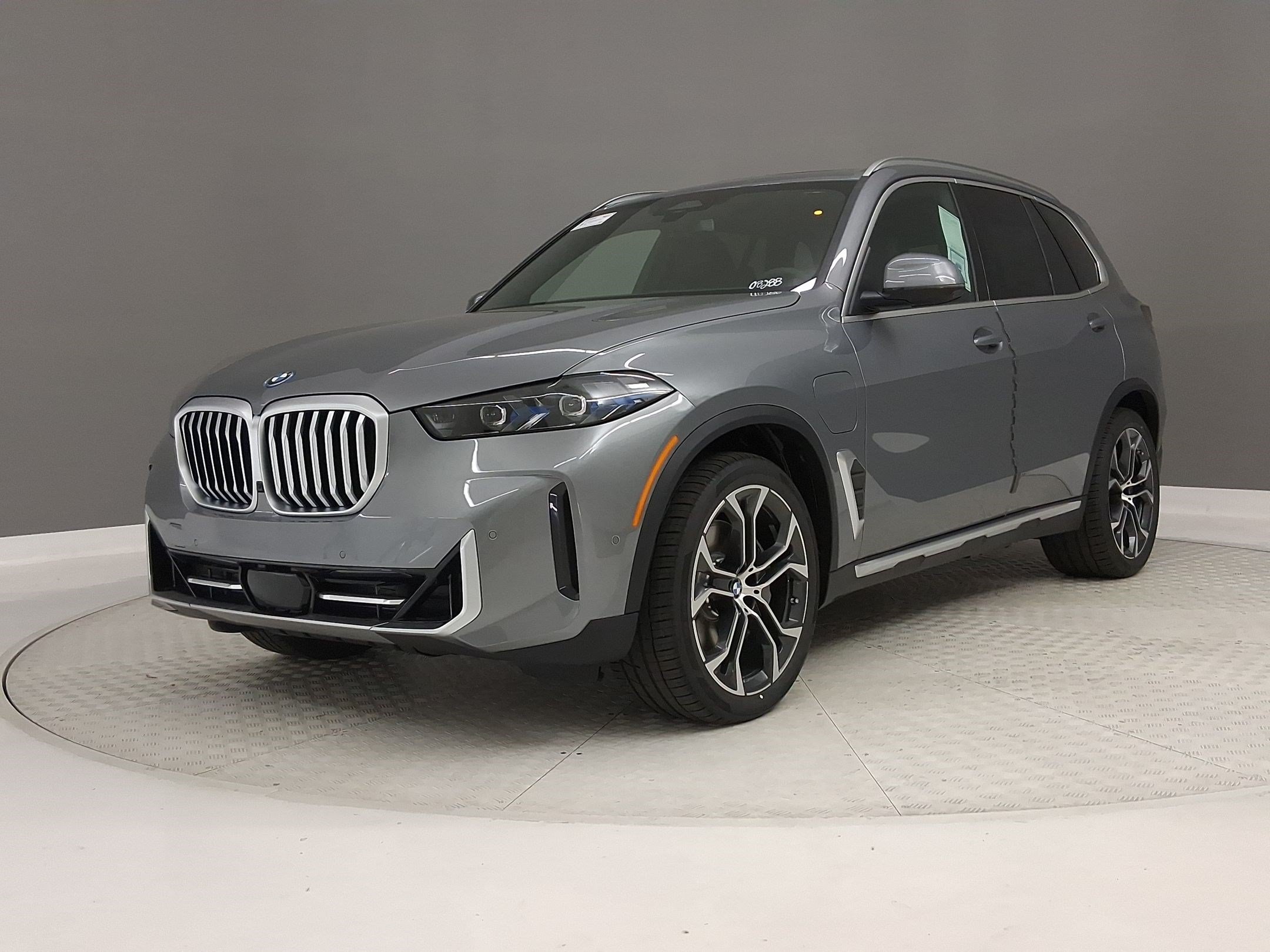 New 2026 BMW X5 xDrive50e w/ Premium Package AWD/4WD image 33