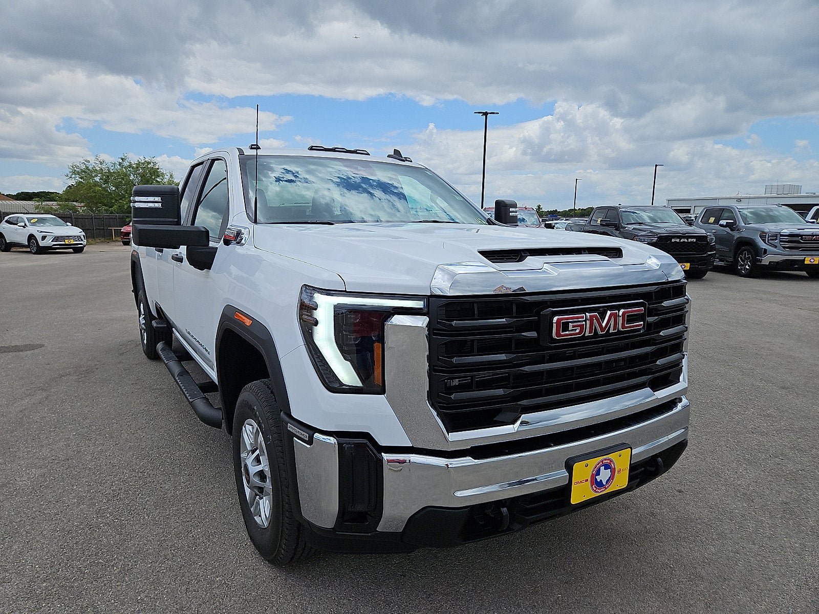 New 2026 GMC Sierra 2500 Pro w/ Convenience Package AWD/4WD image 7