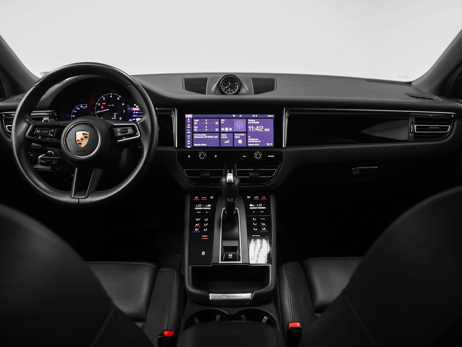 Certified 2023 Porsche Macan image 28