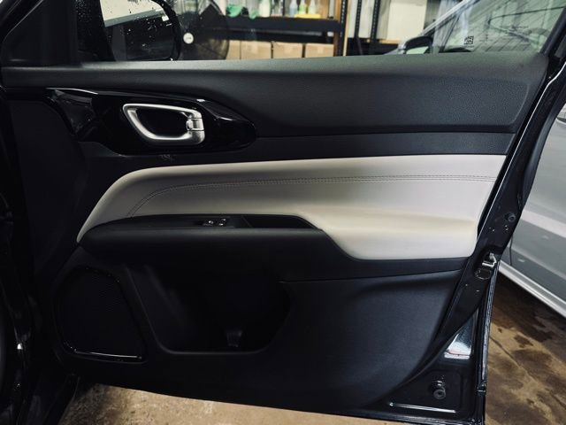 Used 2022 Jeep Compass Limited image 13