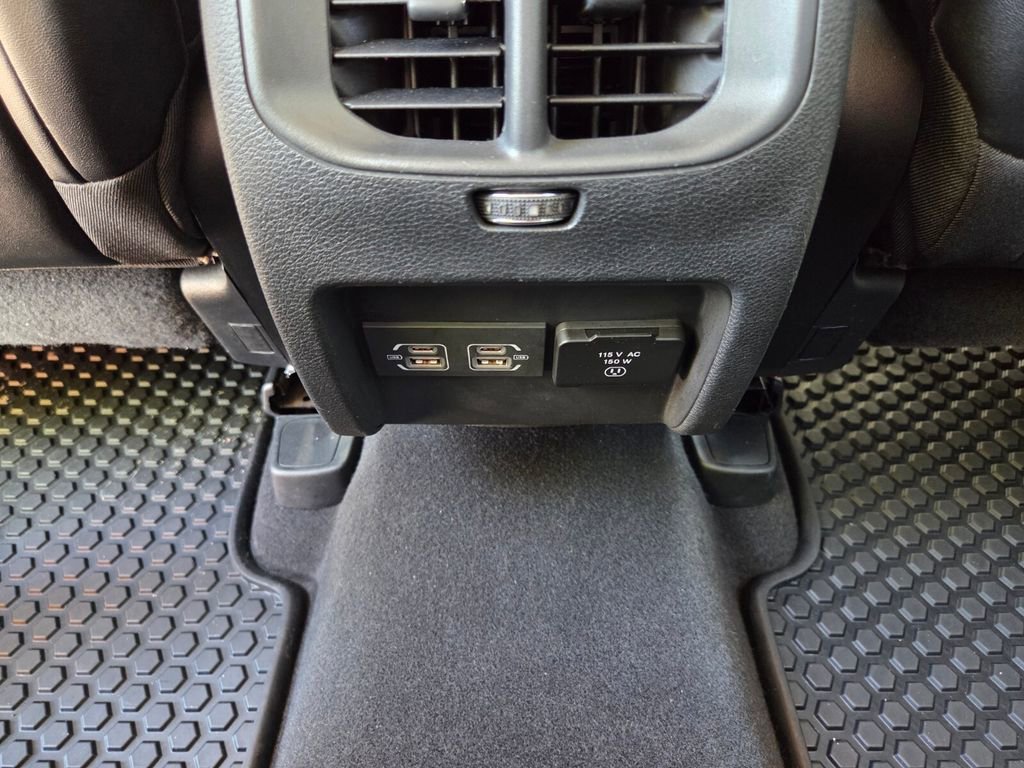 Used 2023 Jeep Cherokee Trailhawk w/ Trailer Tow Group AWD/4WD image 17